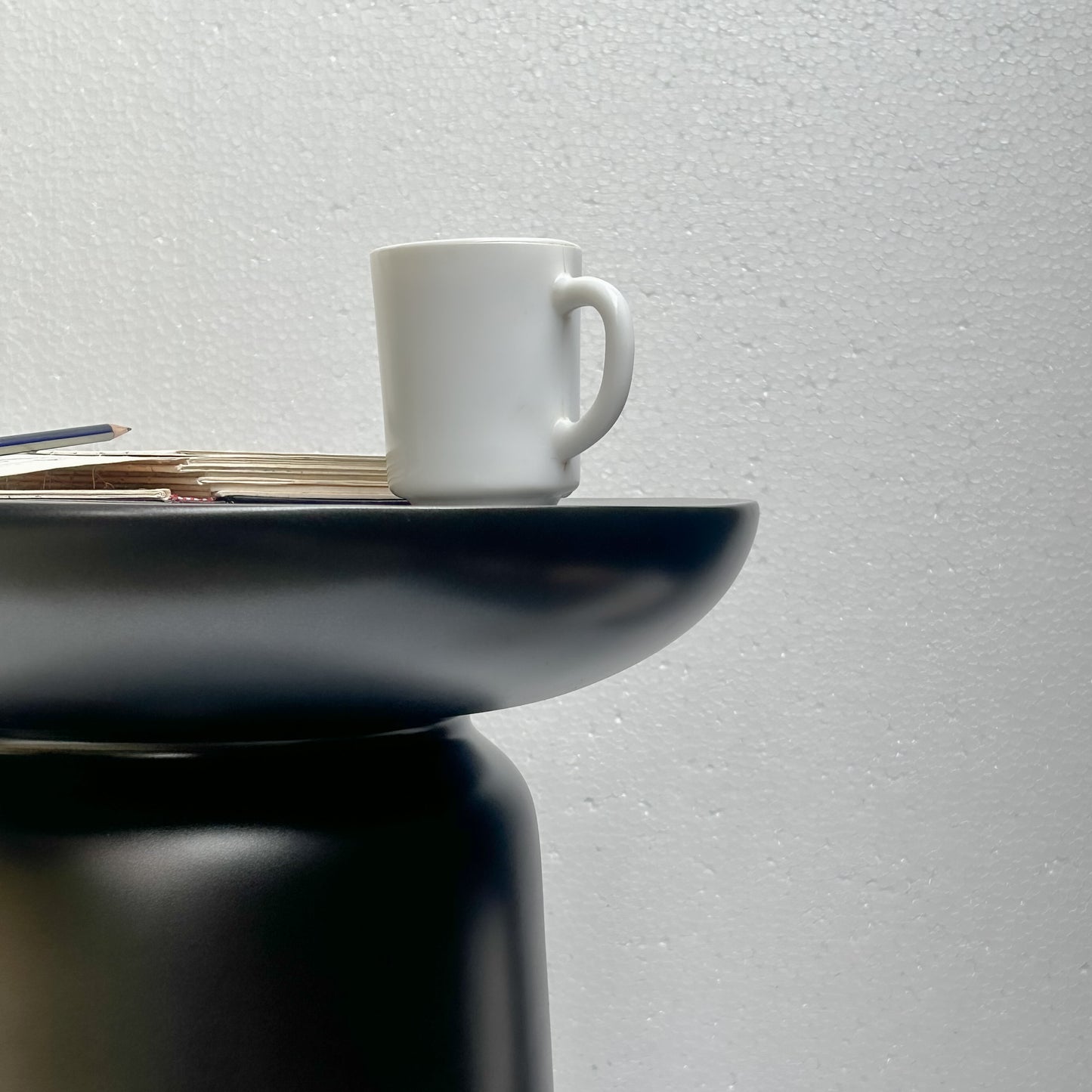 Mono coffee table