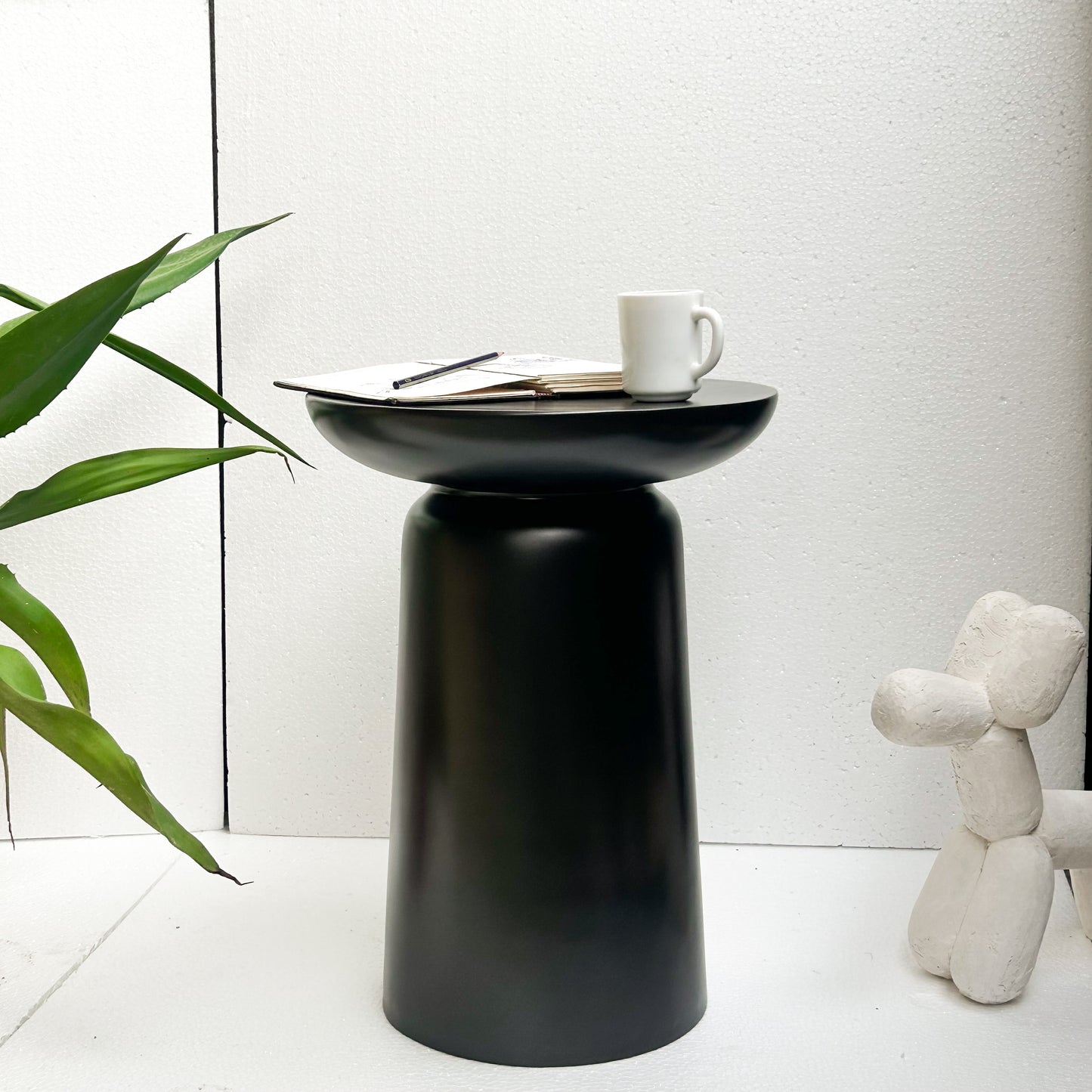Mono coffee table