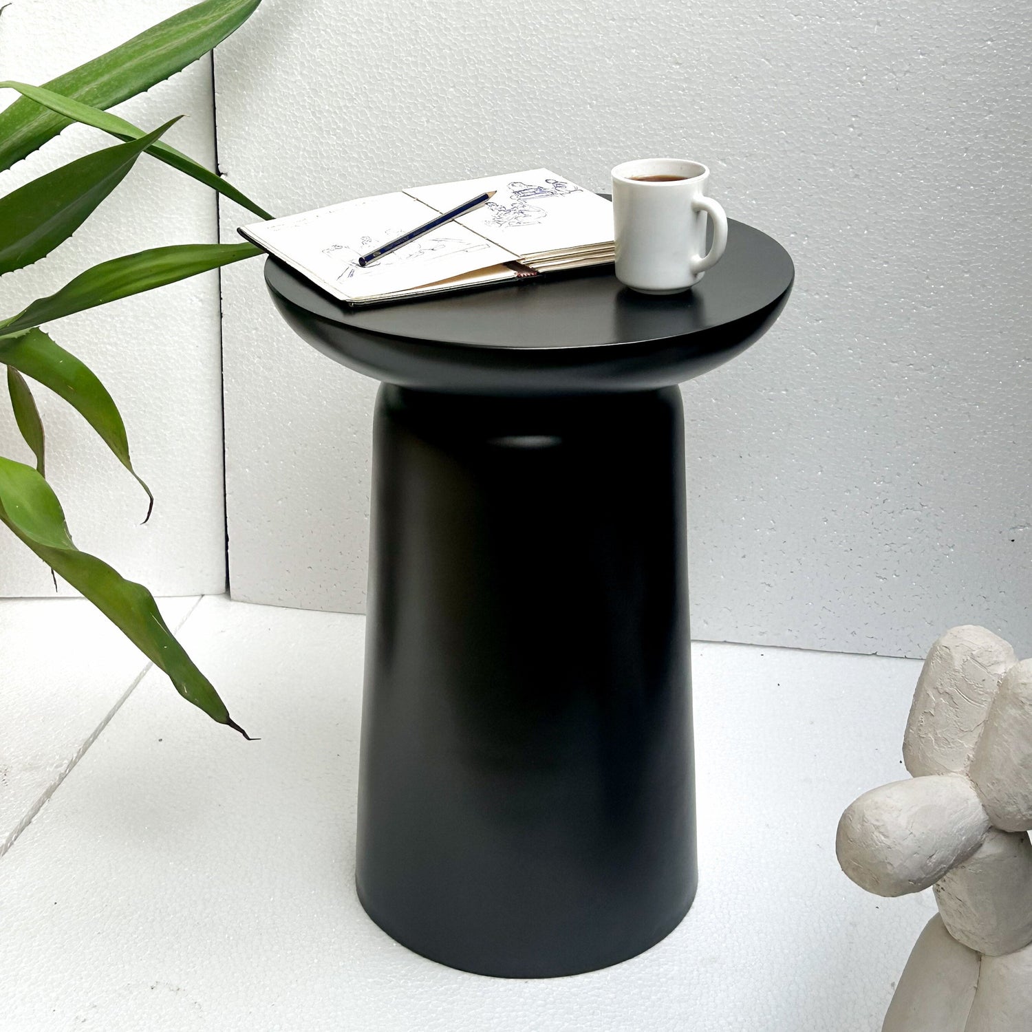 Mono coffee table-12000.00 PKR